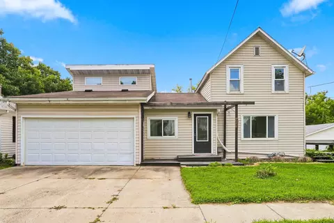 205 Miners St, Parkersburg, IA 50665