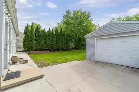 Exterior - 1228 Lyon Ave, Waterloo, IA 50702 photo 2 of 3