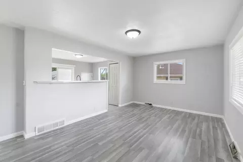 Living - 1228 Lyon Ave, Waterloo, IA 50702 photo 1 of 3