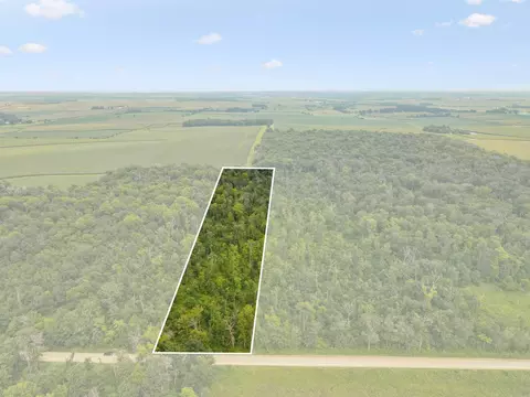 1882 Timber Rd, Calmar, IA 52132