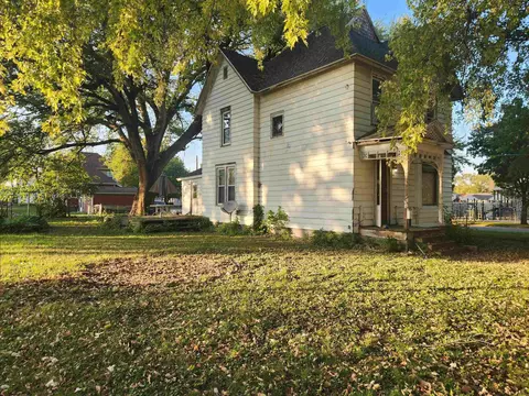 201 Maple St, La Porte City, IA 50651