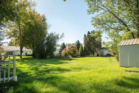 Exterior - 417 E 4th St, Readlyn, IA 50668 photo 3 of 4