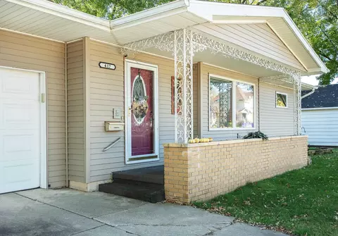 Exterior - 417 E 4th St, Readlyn, IA 50668 photo 2 of 4
