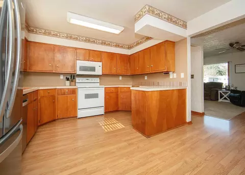 Kitchen - 417 E 4th St, Readlyn, IA 50668 photo 2 of 4