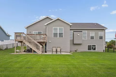 Exterior - 1719 Waxwing Way, Waterloo, IA 50701 photo 8 of 8