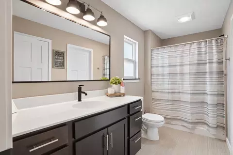 Bath - 1719 Waxwing Way, Waterloo, IA 50701 photo 1 of 2