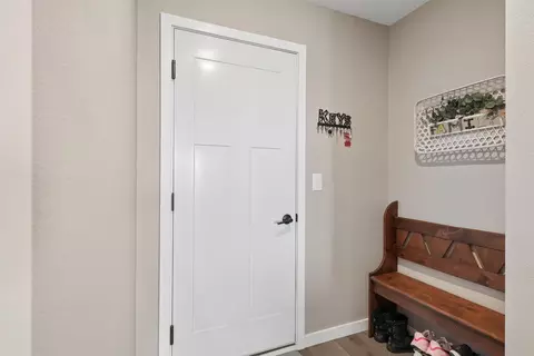 Entry Way - 1719 Waxwing Way, Waterloo, IA 50701 photo 2 of 2