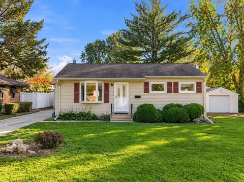 1152 Loretta Ave, Waterloo, IA 50702