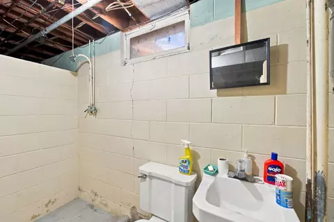 Bath - 4212 Crestview Dr, Cedar Falls, IA 50613 photo 3 of 3