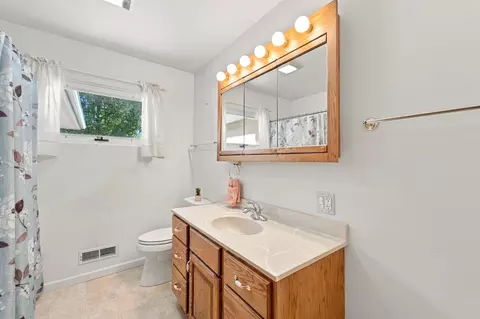 Bath - 4212 Crestview Dr, Cedar Falls, IA 50613 photo 1 of 3