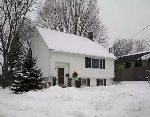 9 Middle St, Orono, ME 04473 photo 1