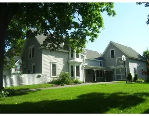 21 Spring St, Dover Foxcroft, ME 04426 photo 1