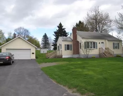 381 Riverside Dr, Augusta, ME 04330 photo 1