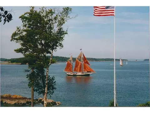 287 Zekes Point Rd, Vinalhaven, ME 04863 photo 1