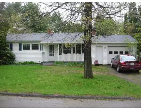 8 Sunset Dr, Orono, ME 04473 photo 1