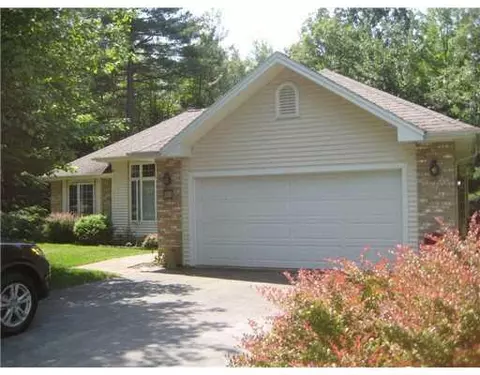 83 Clover Ln, Brewer, ME 04412 photo 1