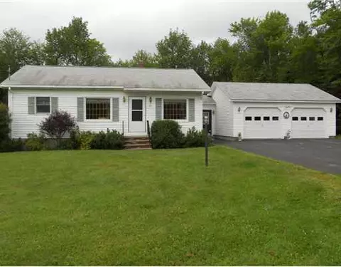 60 Acadia St, Dexter, ME 04930 photo 1