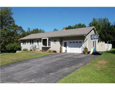 21 Oak St, Jay, ME 04239 photo 1
