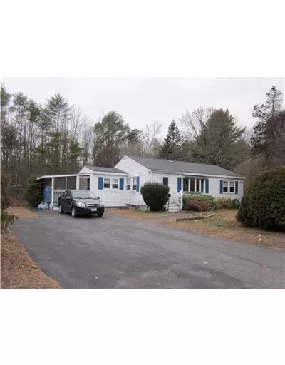 9 Pine St, Kennebunk, ME 04043 photo 1