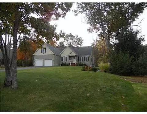 13 Elise Dr, Berwick, ME 03901 photo 1