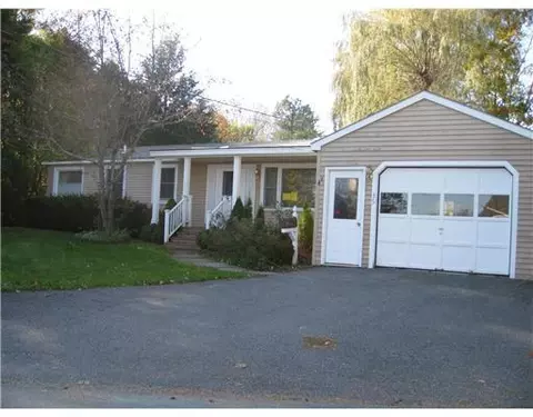 35 Ocean St, Belfast, ME 04915 photo 1