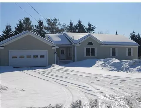 15 Fords Ln, Mapleton, ME 04757 photo 1