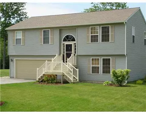 12 Thibodeau Dr, Levant, ME 04456 photo 1