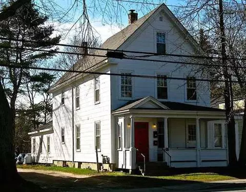 19 Park St, Orono, ME 04473 photo 1