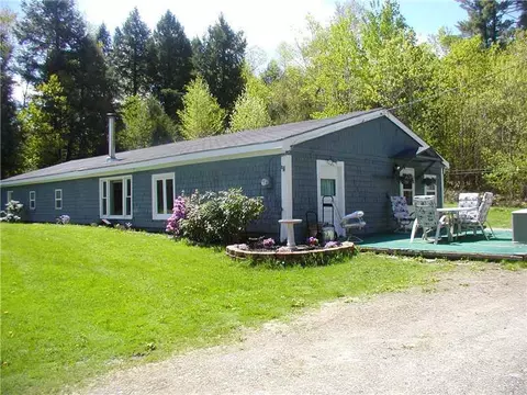 726 Eastern Ave, Augusta, ME 04330 photo 1