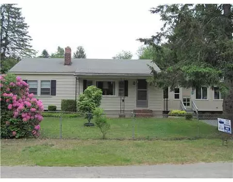 8 Pine St, Kennebunk, ME 04043 photo 1