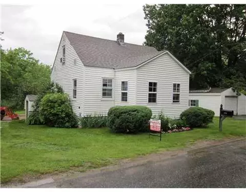 8 Loop Rd, Topsham, ME 04086 photo 1