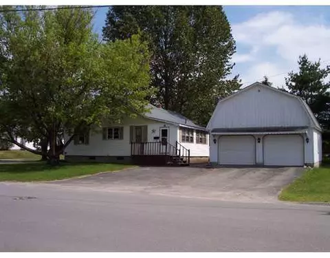 72 Colony Pl, Millinocket, ME 04462 photo 1