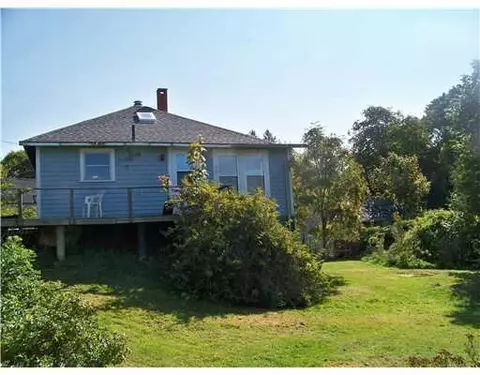 5 Ava St, Vinalhaven, ME 04863 photo 1