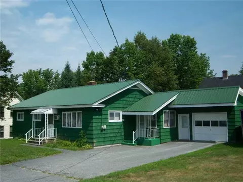 526 Knox St, Rumford, ME 04276 photo 1