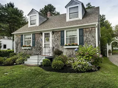 10 Bessbill St, Ogunquit, ME 03907 photo 1