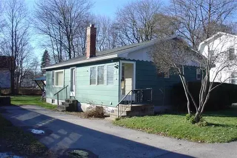 93 Chamberlain St, Brewer, ME 04412 photo 1