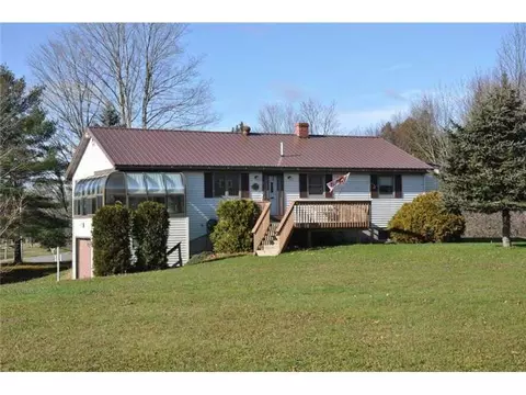 900 Main St, Corinth, ME 04427 photo 1
