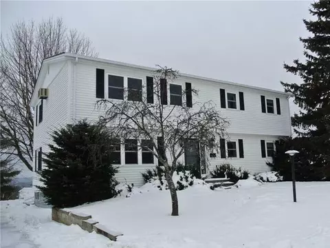 34 Scribner Cir, Lewiston, ME 04240 photo 1