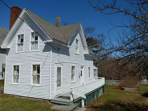 33 High St, Vinalhaven, ME 04863 photo 1
