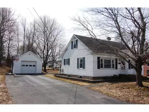 52 School St, Augusta, ME 04330 photo 1