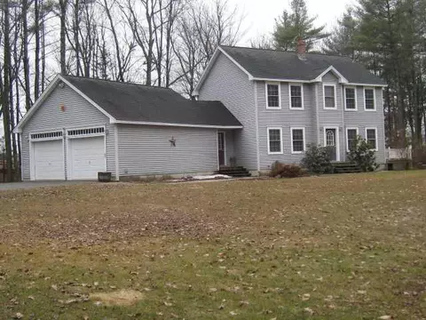 958 Upper St, Turner, ME 04282 photo 1