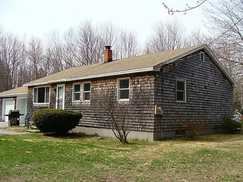 421 Back St, Hebron, ME 04238 photo 1