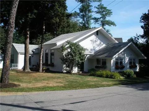56 Ledge Rd, Ogunquit, ME 03907