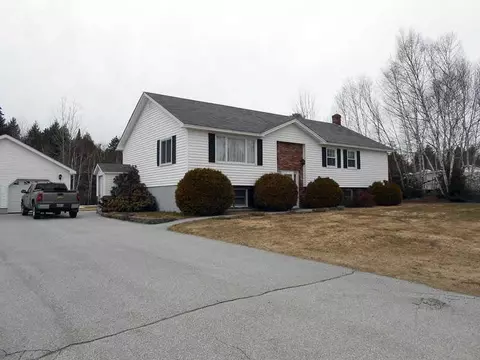 19 Rush Blvd, Millinocket, ME 04462 photo 1