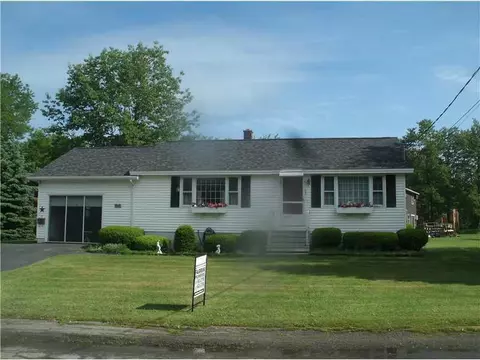 35 Cushnoc Dr, Augusta, ME 04330 photo 1