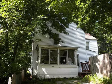 37 Patterson St, Augusta, ME 04330 photo 1