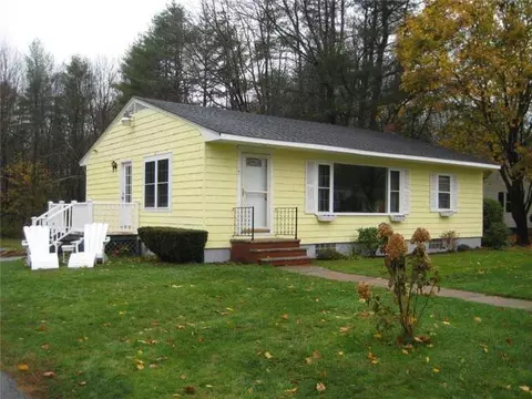 7 Pine St, Kennebunk, ME 04043 photo 1