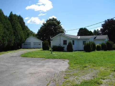 801 W River Rd, Augusta, ME 04330 photo 1