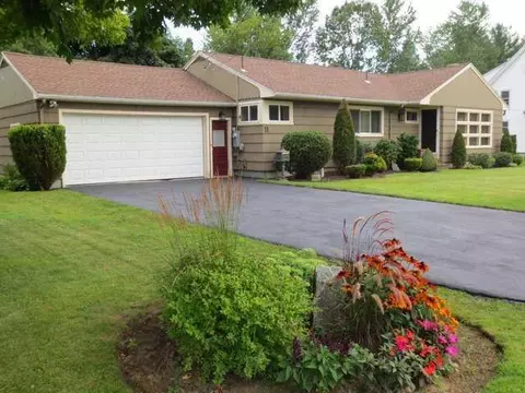 11 Memorial Dr, Biddeford, ME 04005 photo 1