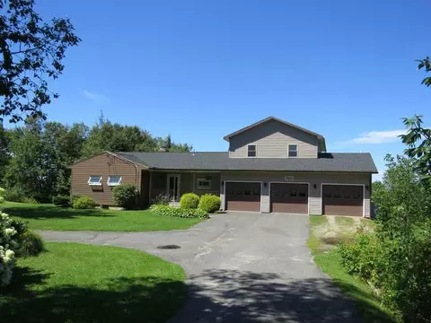 760 Pond Rd, Sidney, ME 04330 photo 1